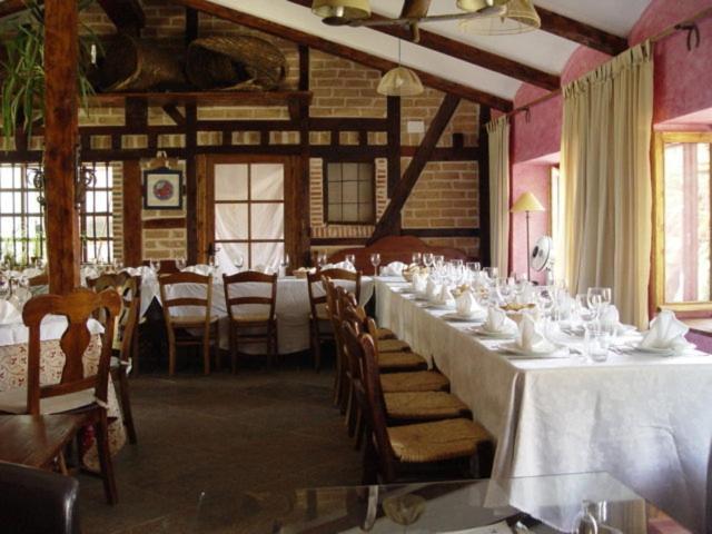 Hospedium Hacienda Las Cavas Ольмедо Экстерьер фото
