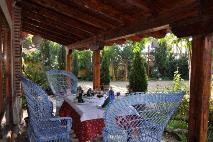 Hospedium Hacienda Las Cavas Ольмедо Экстерьер фото
