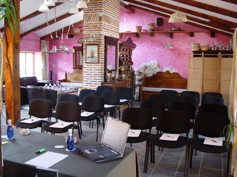Hospedium Hacienda Las Cavas Ольмедо Экстерьер фото